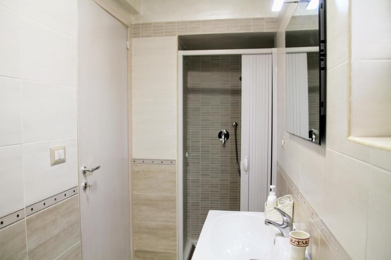 Rooms Dimora Arco - Affitti Brevi Italia มอนเต ซานตานเจโล ภายนอก รูปภาพ