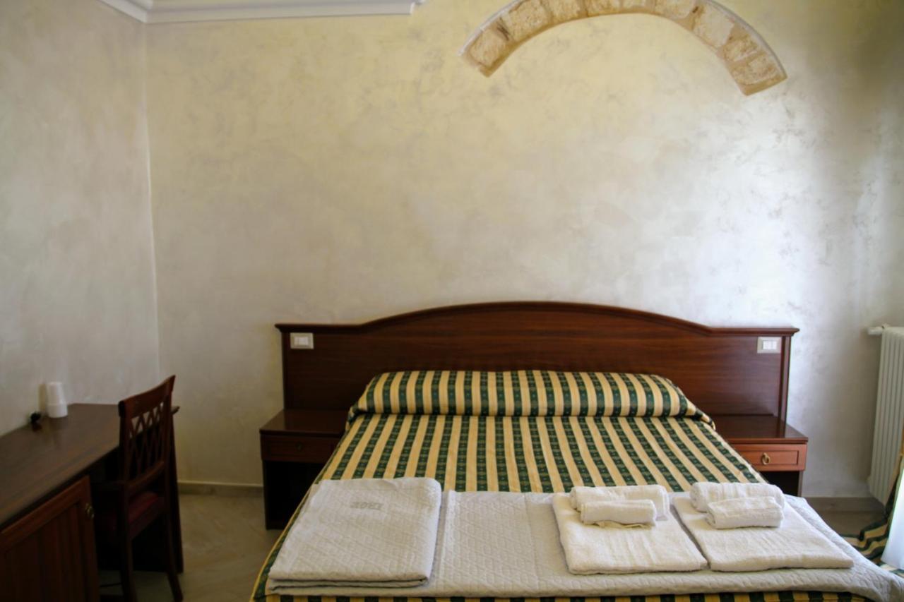 Rooms Dimora Arco - Affitti Brevi Italia มอนเต ซานตานเจโล ภายนอก รูปภาพ