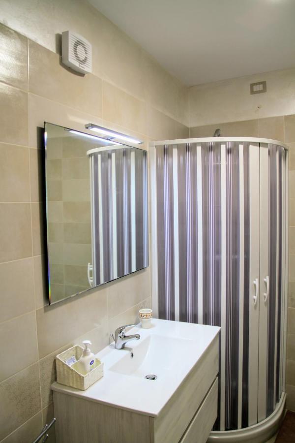 Rooms Dimora Arco - Affitti Brevi Italia มอนเต ซานตานเจโล ภายนอก รูปภาพ